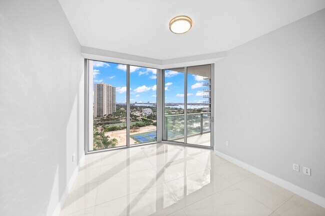 Building Photo - 3100 N Ocean Dr