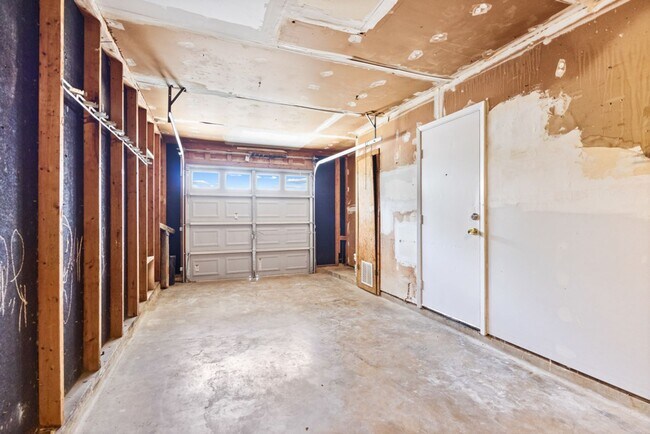 Building Photo - CASA ORO-4718