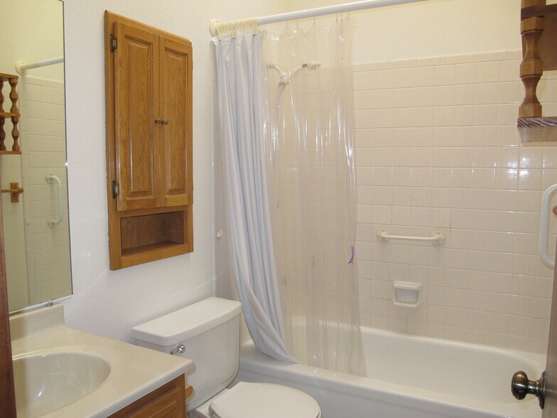 Building Photo - 3289 N Good Hope Cir