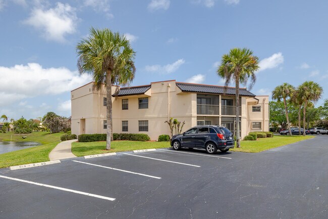 Building Photo - 2083 NE Collins Cir