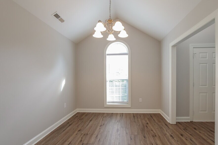 Building Photo - 1052 Enderbury Dr