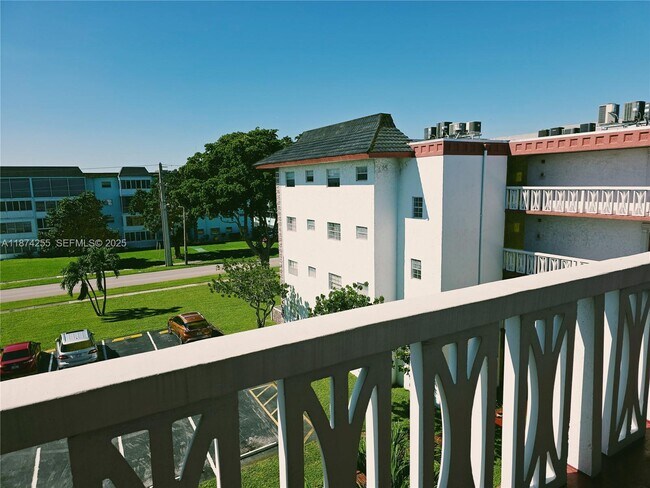 Building Photo - 4140 NW 44th Ave