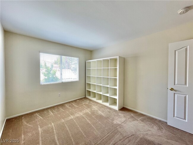 Building Photo - 20 Staghorn St