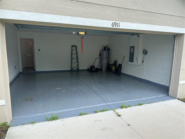 Building Photo - 6911 SE 112th Ln