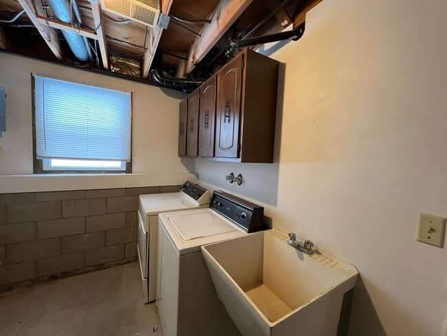 Building Photo - 602-614 Brown Street