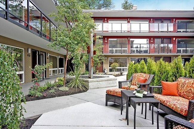 Building Photo - Capitol Hill One Bedroom Condo For Rent