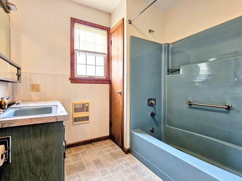 Building Photo - 2101 Heidelberg Ave