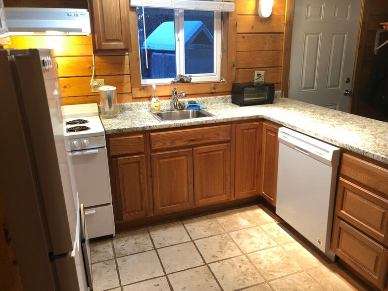 Building Photo - 24772 Amber Dr