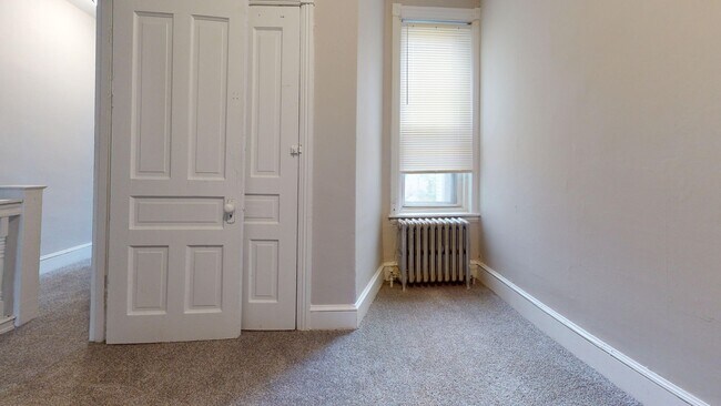 Building Photo - Three Bedroom Home Near Carroll Park