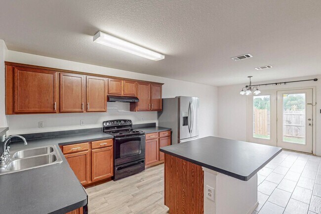 Building Photo - Adorable 3 bedroom 2 bath in Burleson Texas!