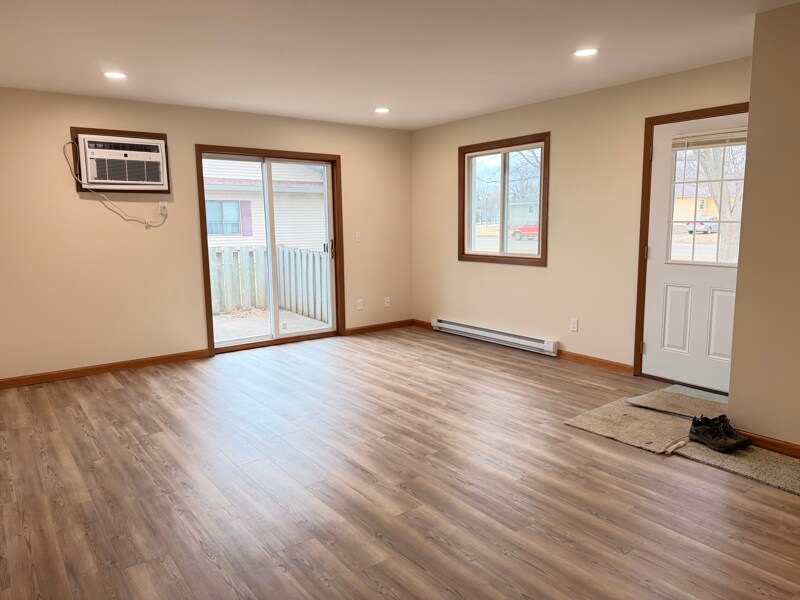 Building Photo - 1009 Boxelder Ave