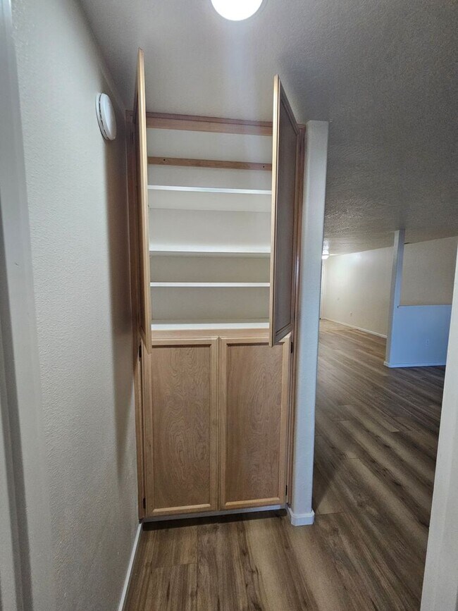 Building Photo - 1345