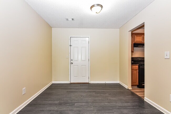 Building Photo - 5443 Northcut Dr