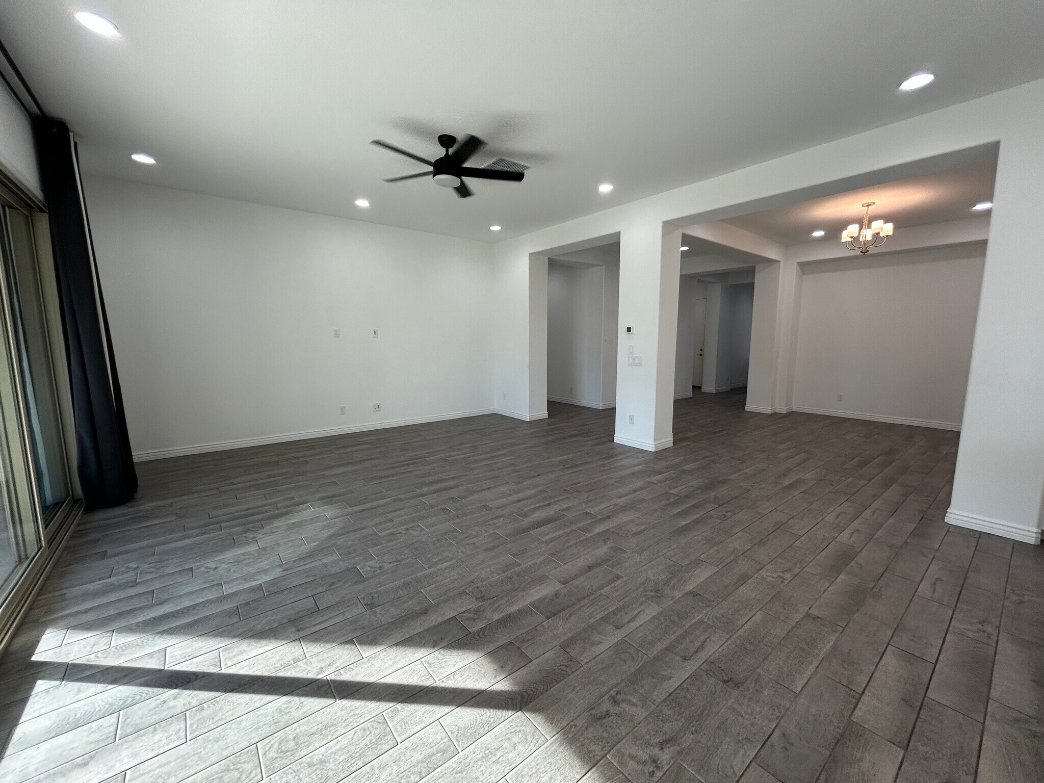 Building Photo - 8731 W Wagon Wheel Dr