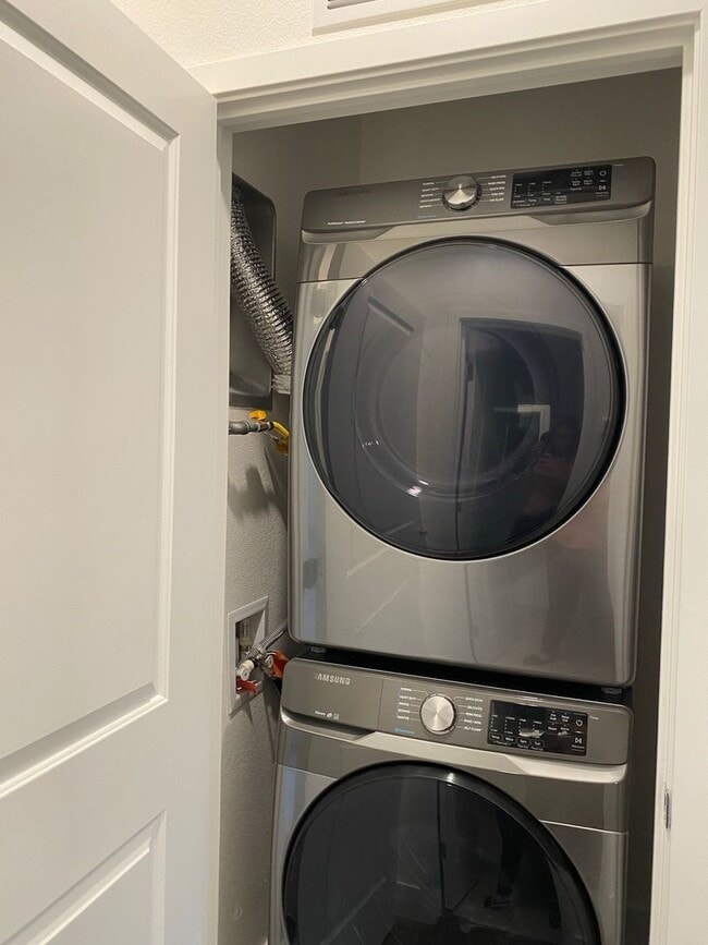 Building Photo - $3,290 / 2 BR STUNNING 2020 MODEL HOME FOR RENT IN SOUTH HAYWARD