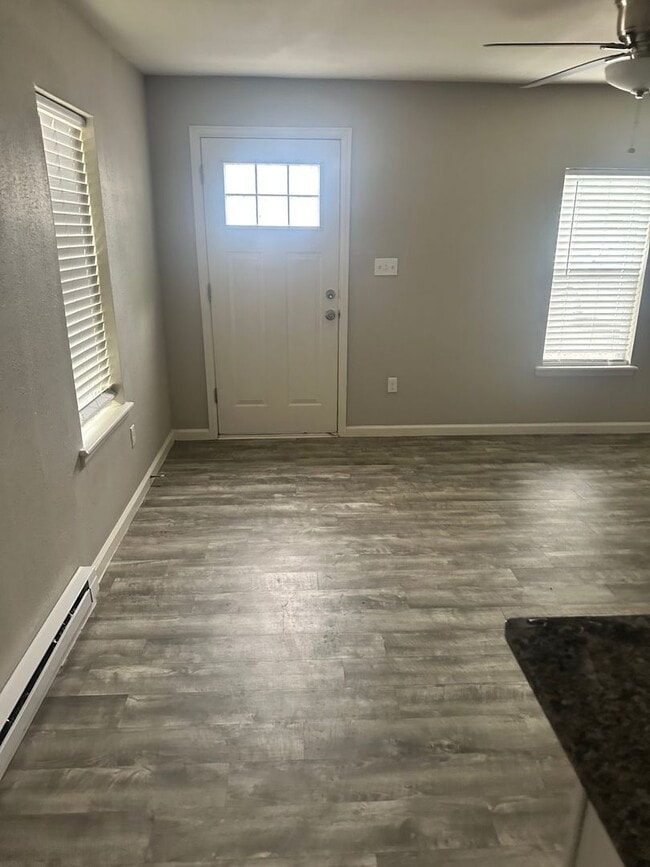 Building Photo - $500.00 OFF FIRST MONTHS RENT!