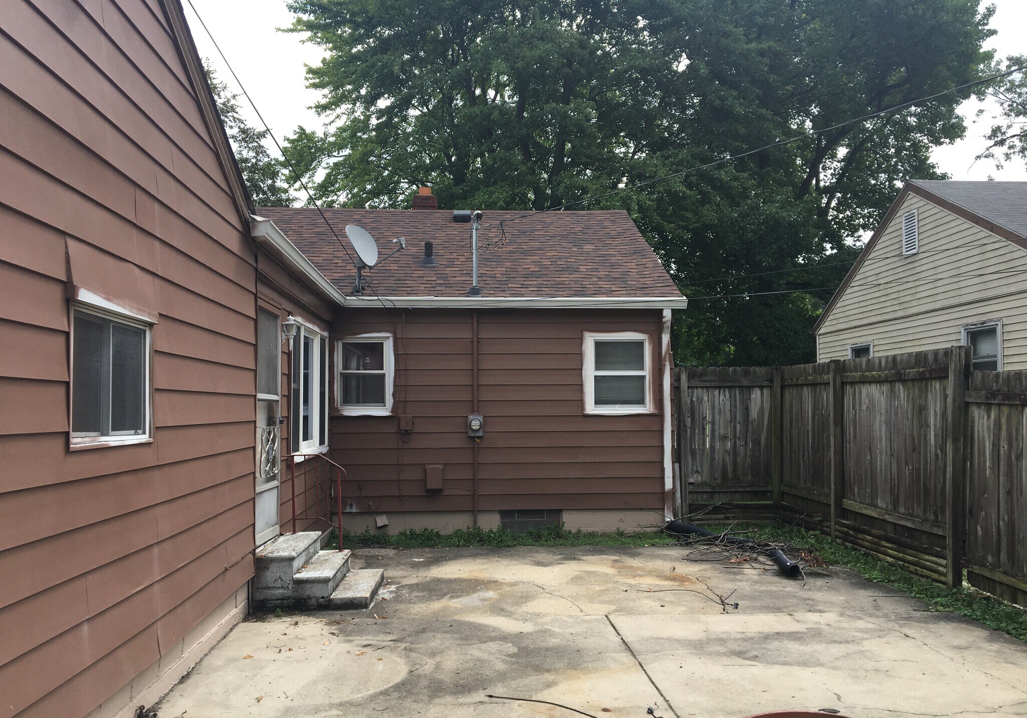 Building Photo - 2286 W Kessler Blvd N Dr