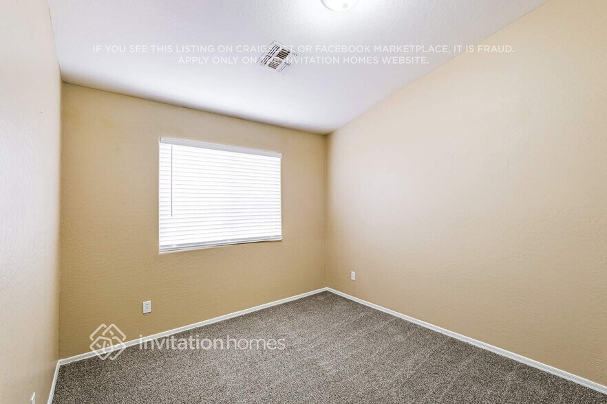 Building Photo - 9129 W MacKenzie Dr