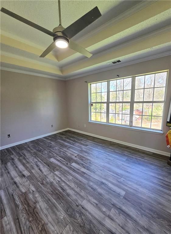 Building Photo - 1696 Central Park Loop