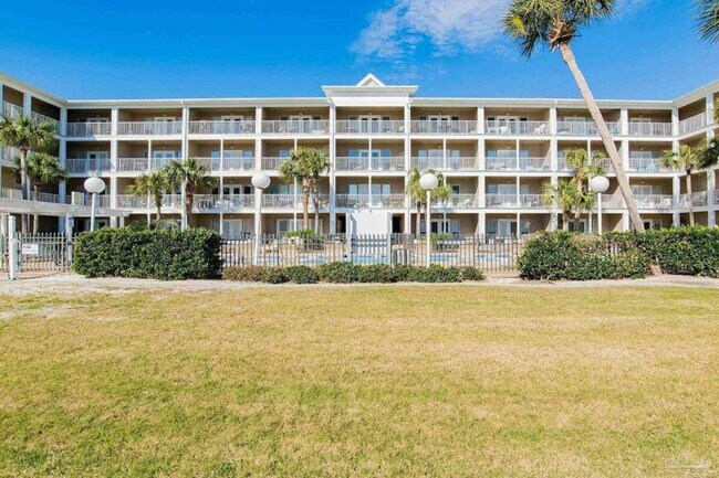 Building Photo - 572 E Beach Blvd