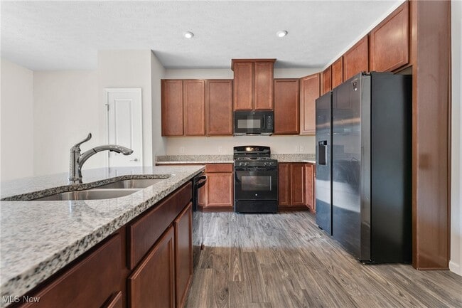 Building Photo - 3383 Jackson Park Dr