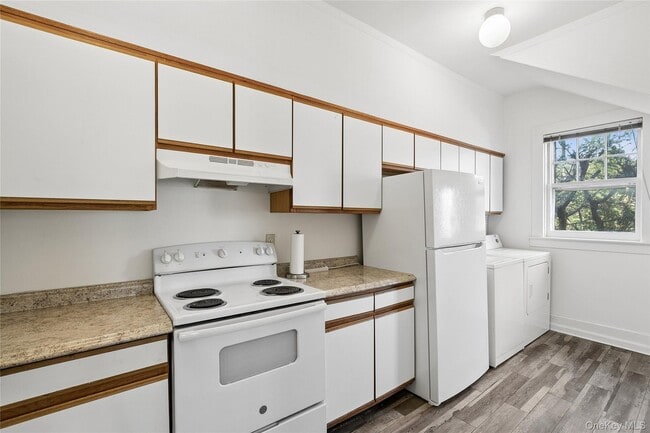 Building Photo - 208 Wheatley Rd