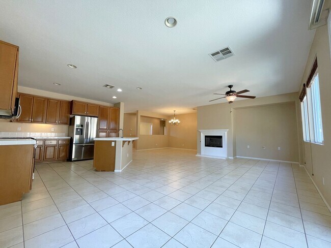 Building Photo - Nice Single-Story 4-Bedroom Home Available in Beaumont!