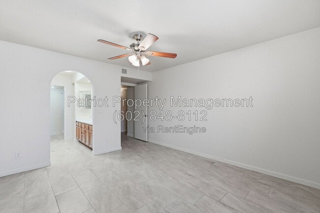 Building Photo - 839 S Westwood