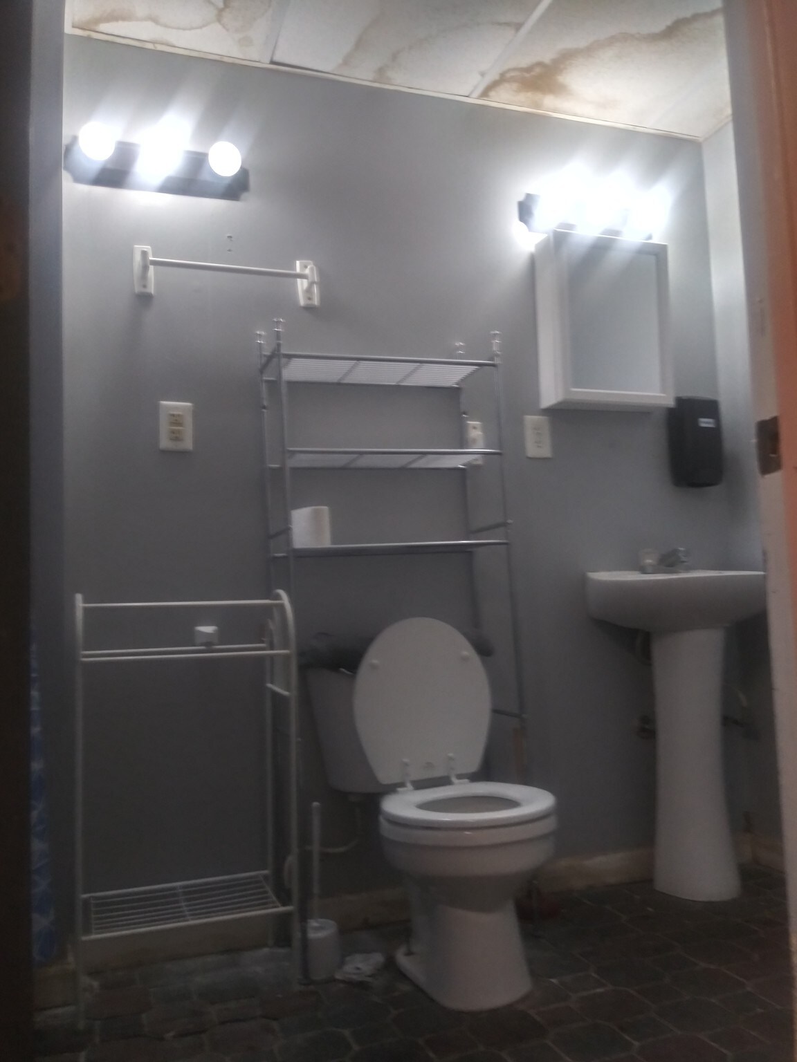 bathroom - 628 Clark Ave