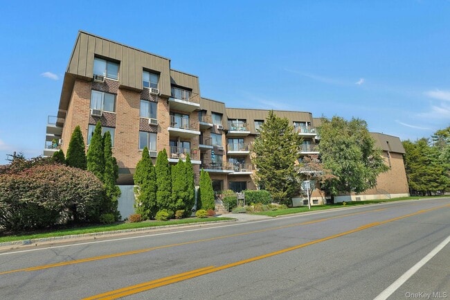 Primary Photo - 560 Halstead Ave