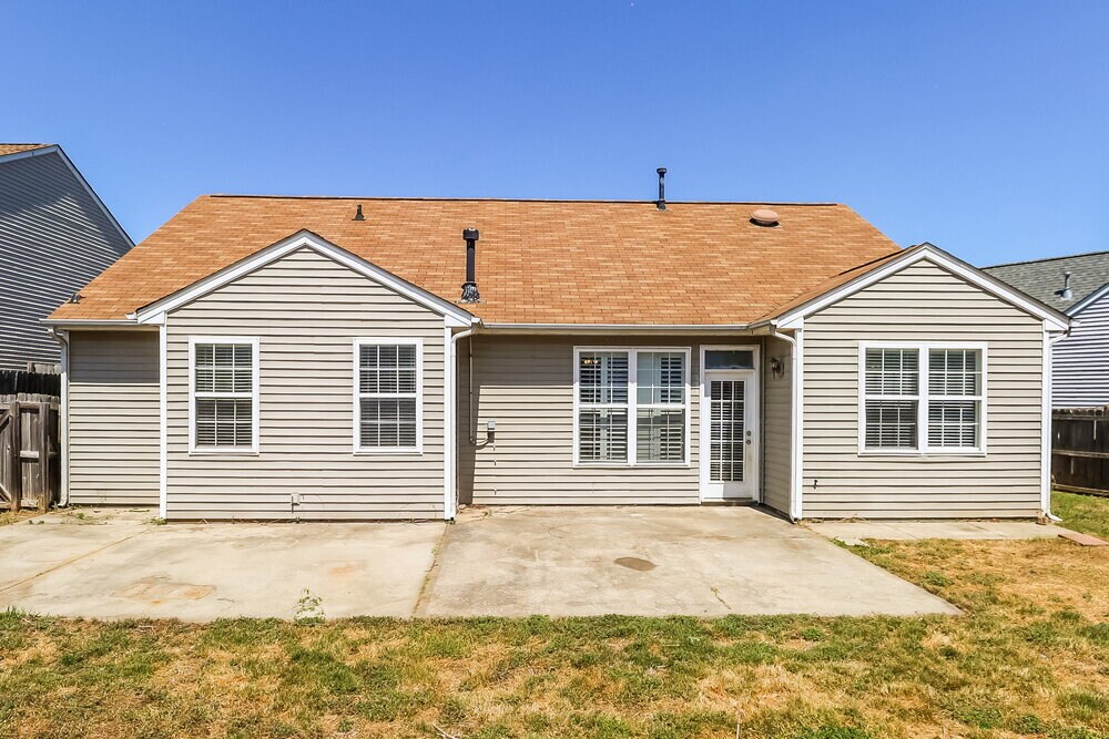 Building Photo - 5811 Briggs Dr