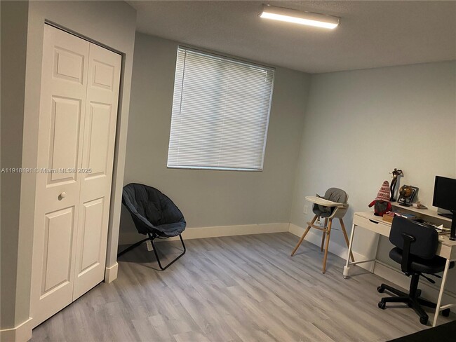 Building Photo - 677 SW 111th Ave