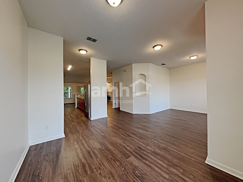 Building Photo - 10008 Lancashire Dr