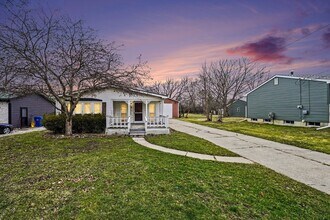 Building Photo - Available Now! Davison Schools!