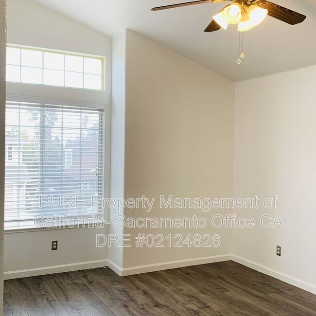 Building Photo - 5004 Hidden Meadow Way