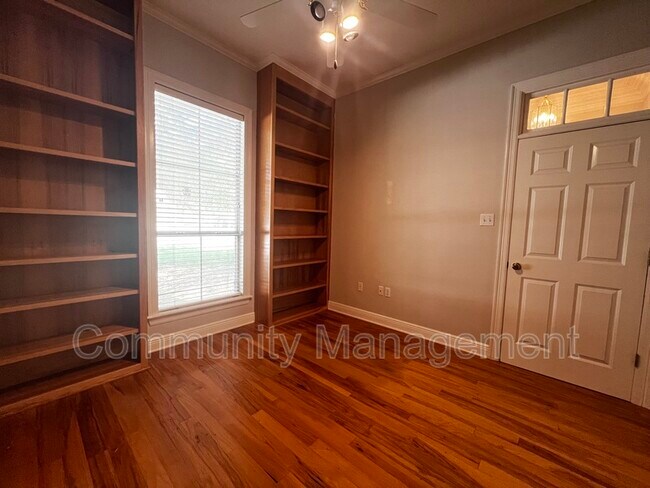 Building Photo - 6011 Riverbrook Dr