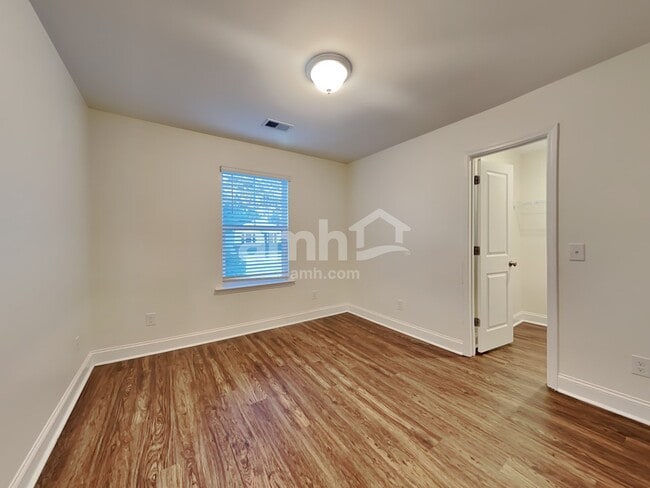 Building Photo - 1830 Produce Ln