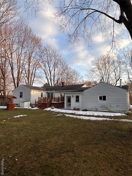 Building Photo - 1136 W Rowland St