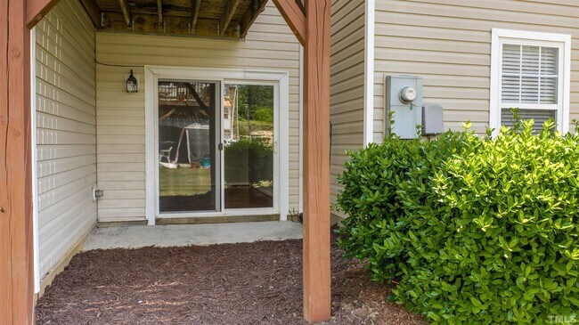 Building Photo - 113 Darley Dale Loop - Bev Roberts Rentals...