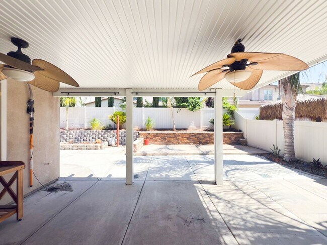 Building Photo - ~Temecula's Wolf Creek Community~ Beautifu...