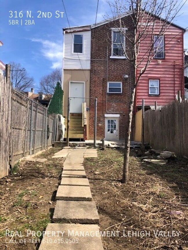 Building Photo - 316 N 2nd St