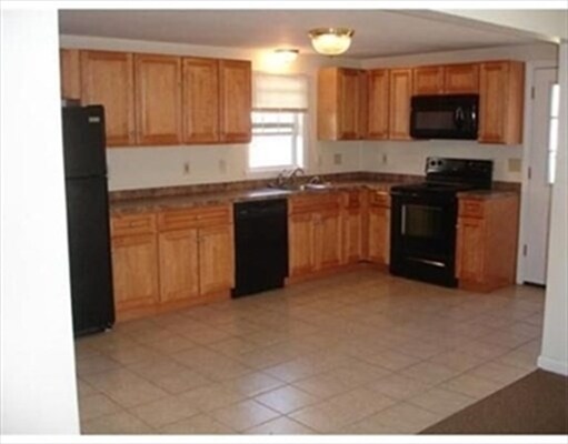 Building Photo - 20 Church St