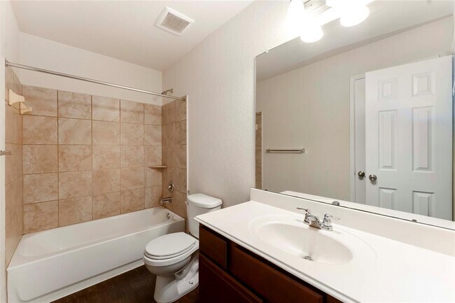Building Photo - 1251 Kaliste Meadow Dr