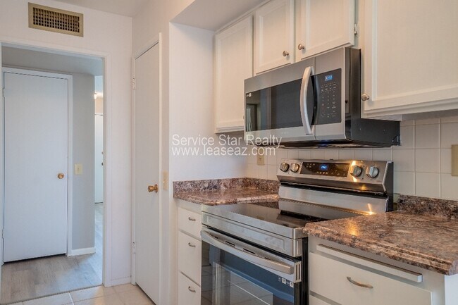 Building Photo - 17230 N Palo Verde Dr
