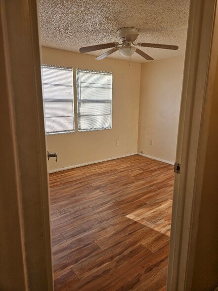 Building Photo - 129 Camphor Cir