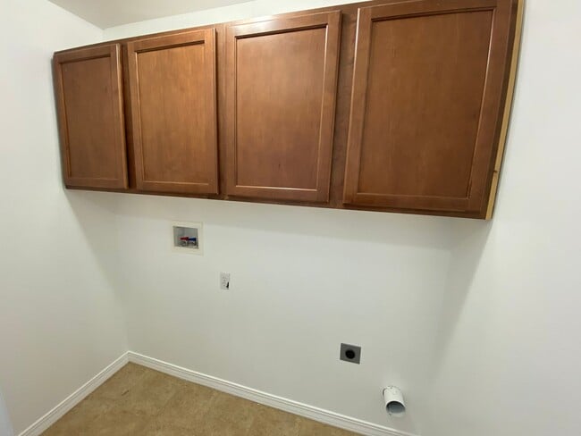 Building Photo - 598 E 1590 S