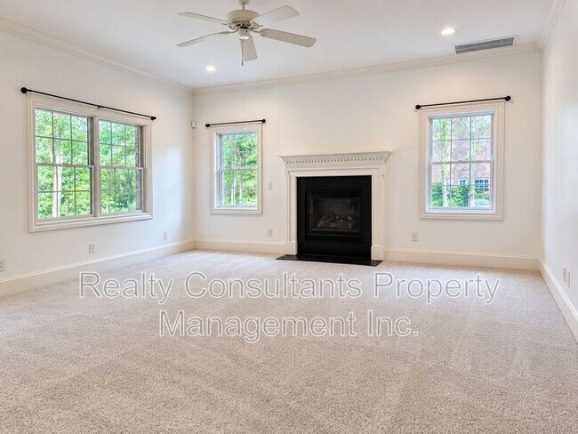 Building Photo - 7517 Henson Forest Dr