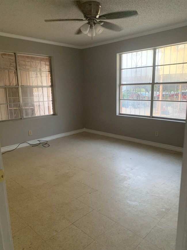 Building Photo - 3413 Pine St