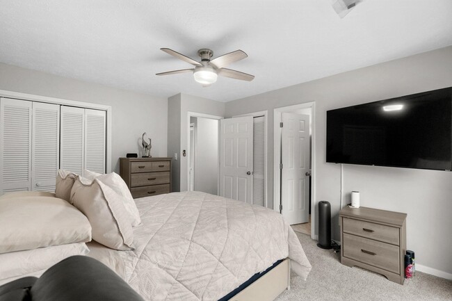 Building Photo - 4088 Fairway Lakes Dr