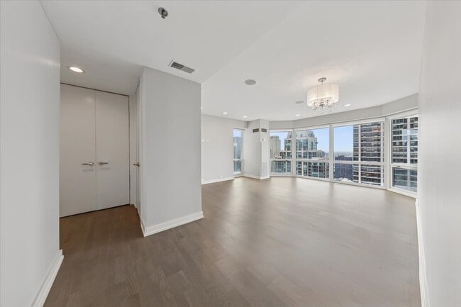 Building Photo - 100 E Huron St